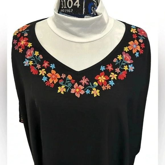 ODDY Women’s Black & Embroidered Poncho Size 2XL New with tags - Picture 2 of 12